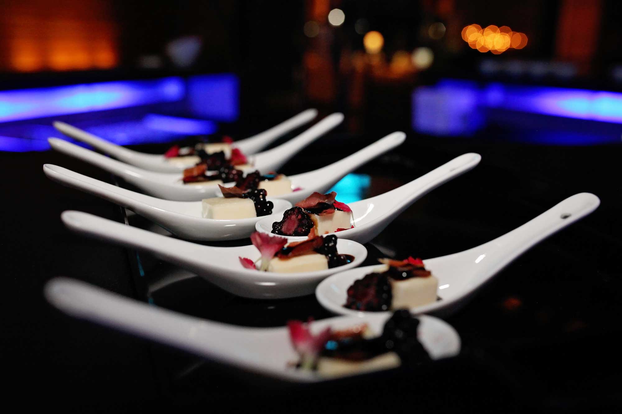 Desserts, individually set on spoons